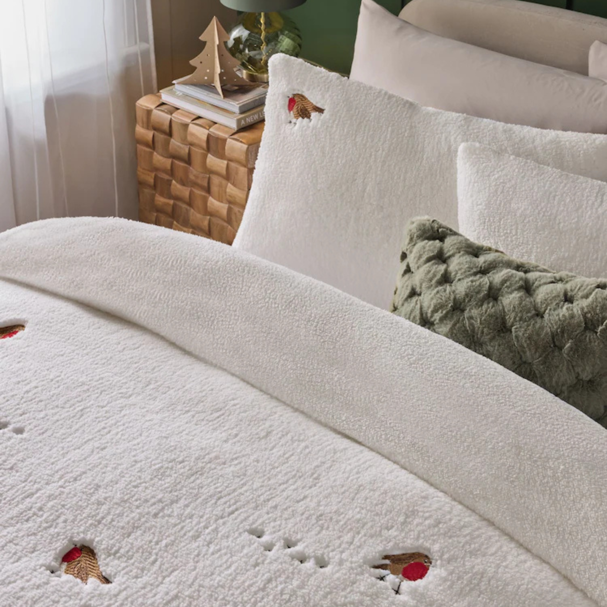 White Christmas Robin Fleece Duvet Cover and Pillowcase Set