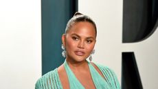 Chrissy Teigen attends the 2020 Vanity Fair Oscar Party hosted by Radhika Jones at Wallis Annenberg Center for the Performing Arts on February 09, 2020 in Beverly Hills, California