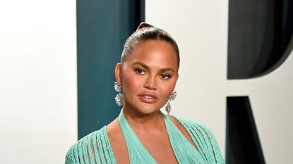 Chrissy Teigen attends the 2020 Vanity Fair Oscar Party hosted by Radhika Jones at Wallis Annenberg Center for the Performing Arts on February 09, 2020 in Beverly Hills, California