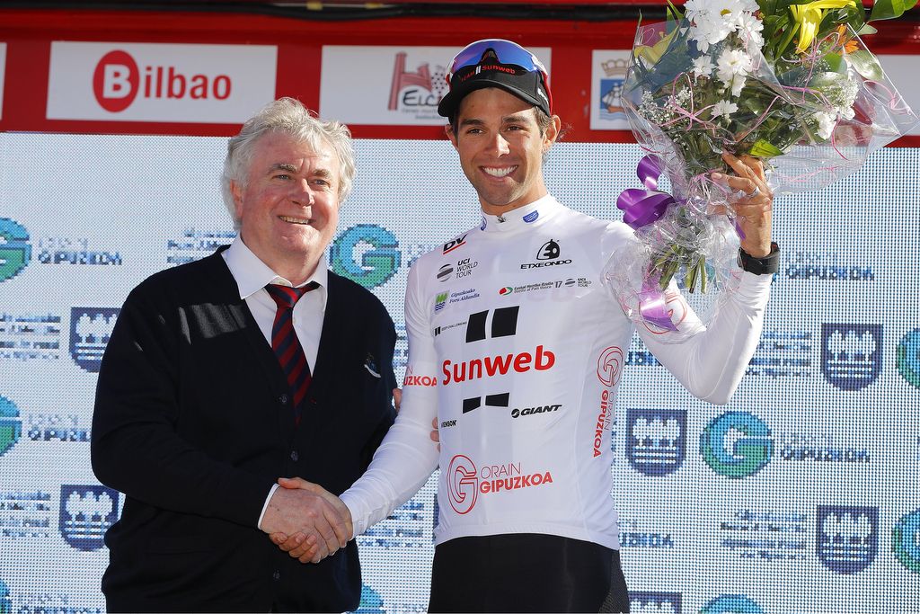 Michael Matthews (Team Sunweb) also leads the points classification