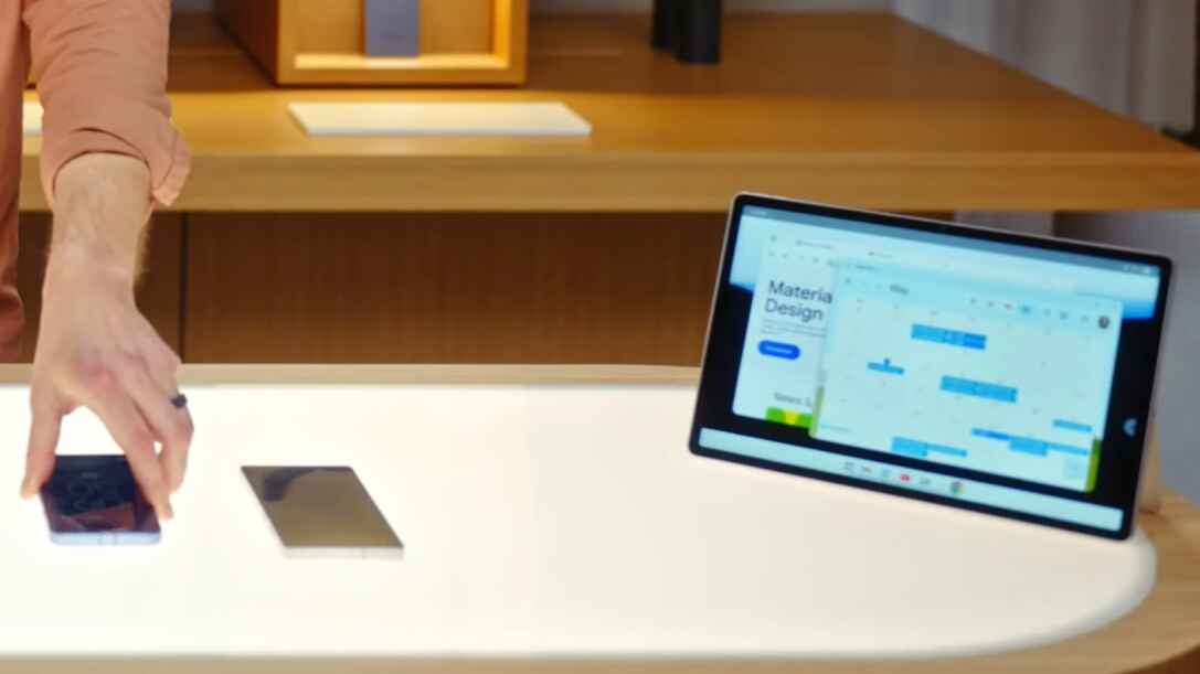 An Android tablet possibly using a revamped version of Desktop Mode
