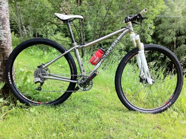 Mary McConneloug's 29er - set up for cross country racing/training