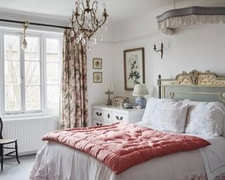 A vintage style bedroom