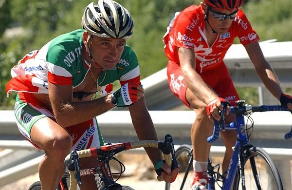 Paolo Bettini (Quick.Step) made the leading group