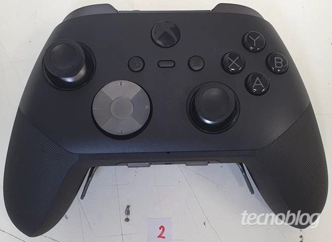 Xbox Elite Controller head on