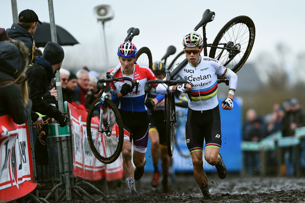 Mathieu van der Poel (Beobank-Corendon) and Wout Van Aert (Verandas Willems - Crelan)