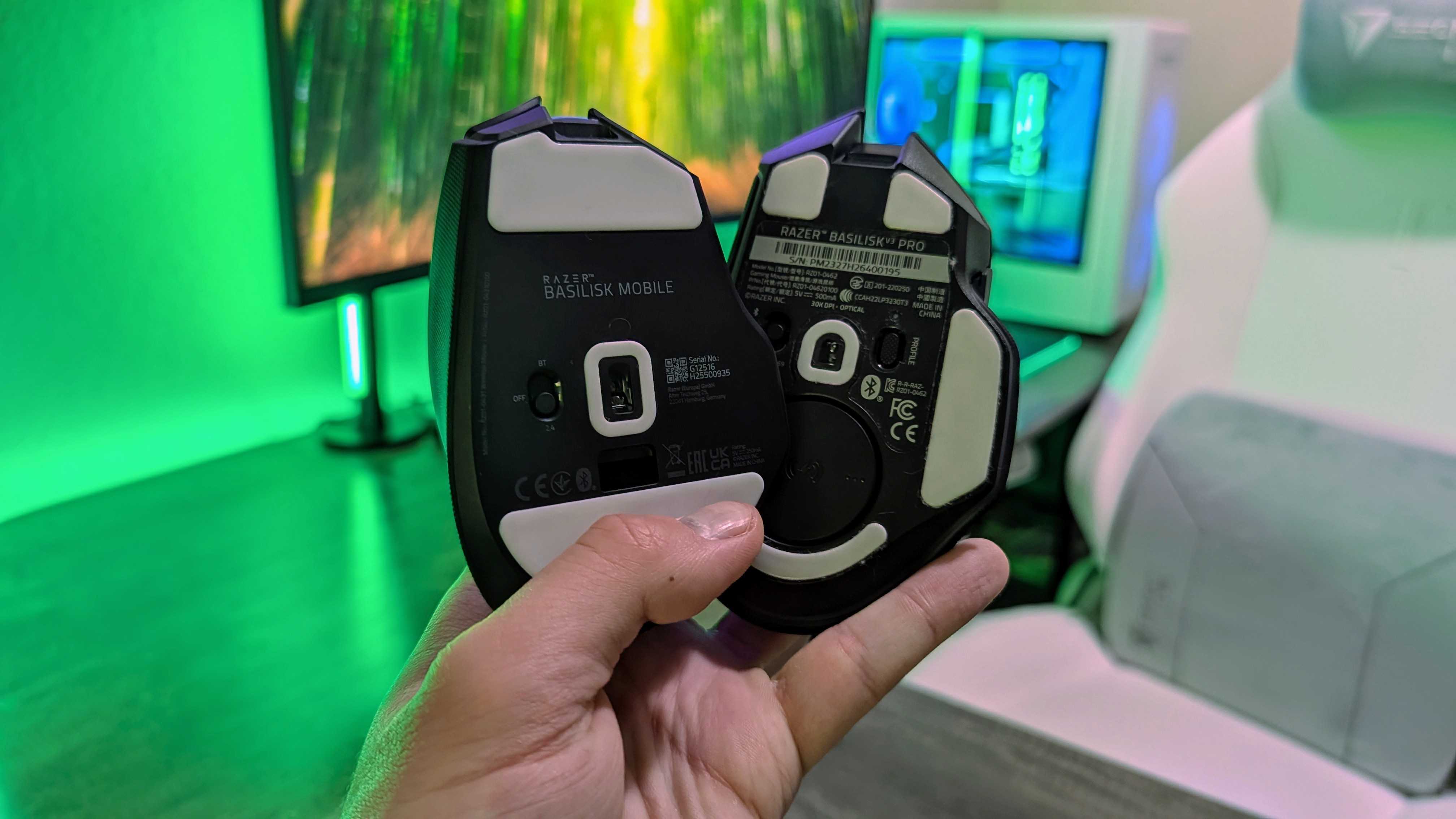 Image of the Razer Basilisk Mobile wireless gaming mouse.
