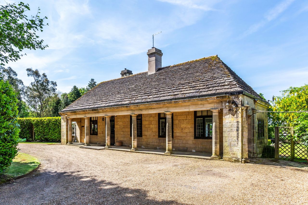 Images of Deerpark, East Grinstead