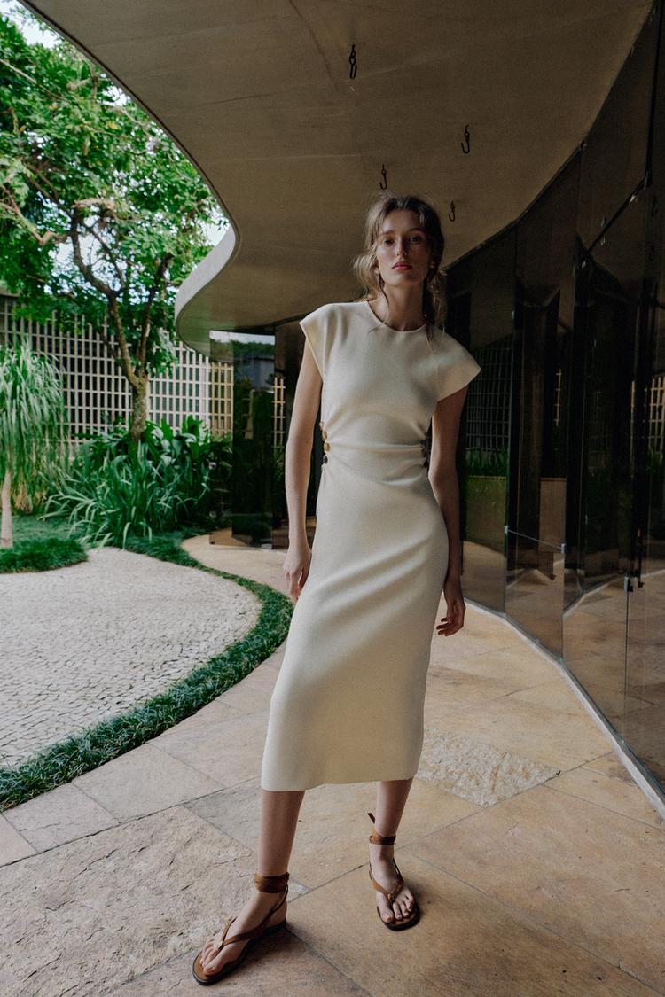 Zara, weave a cut-out dress from beads