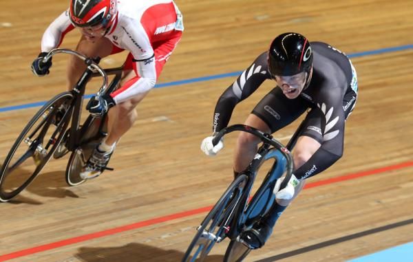 Kiwi Sam Webster battles agains Tsubasa Kitatsuru (Japan)