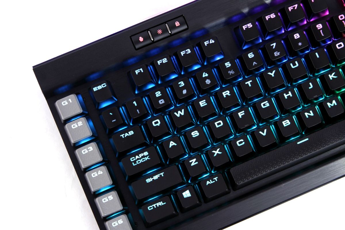 Corsair K95 Platinum Rgb Keyboard With Cherry Mx Speed Switches Hands On Tom S Hardware