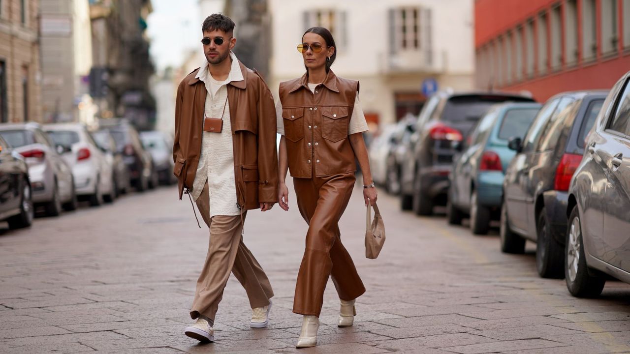 What to wear on a first date: A couple at Fashion week