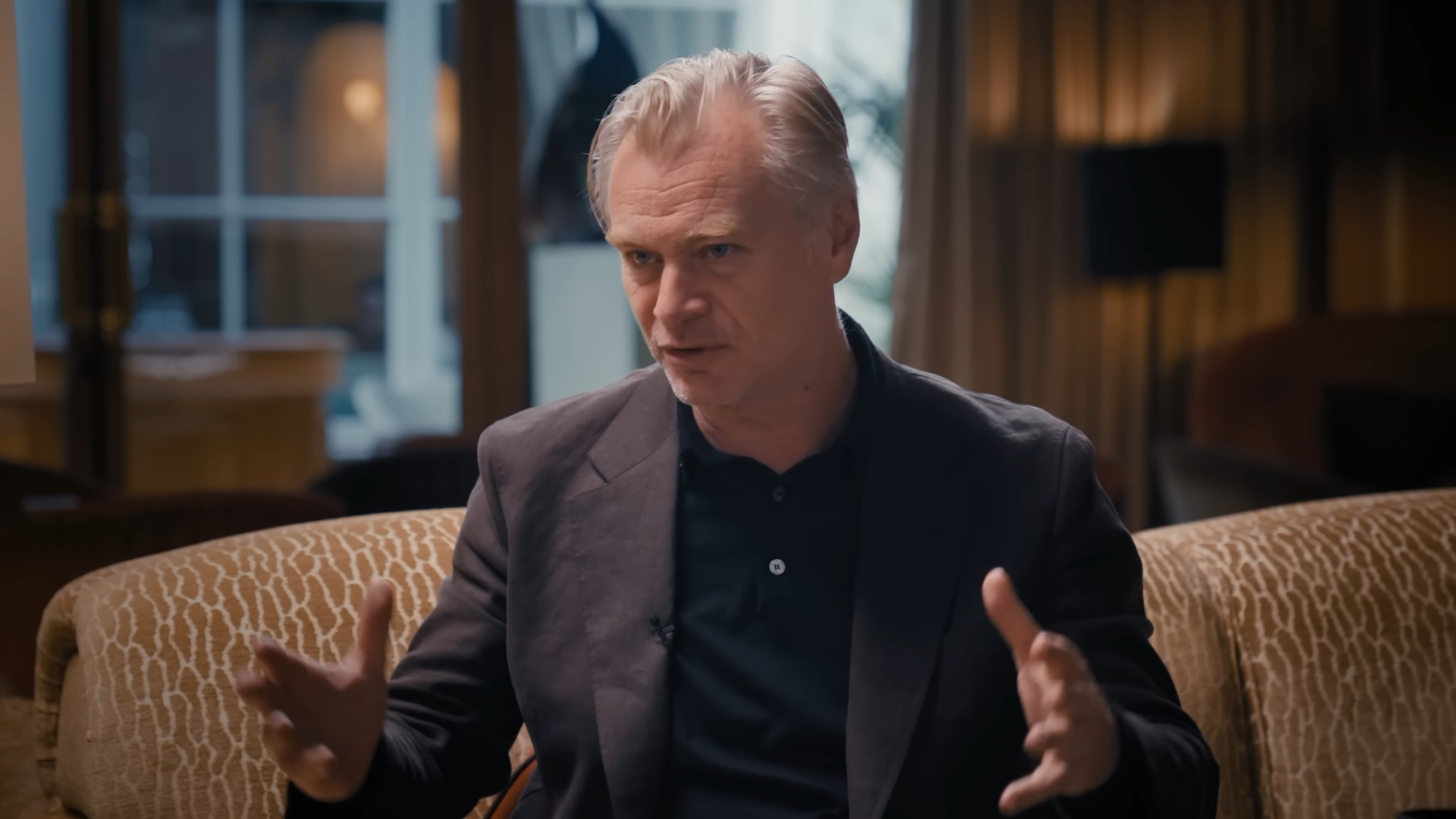 Christopher Nolan talking to HugoDécrypte - Grands formats about AI