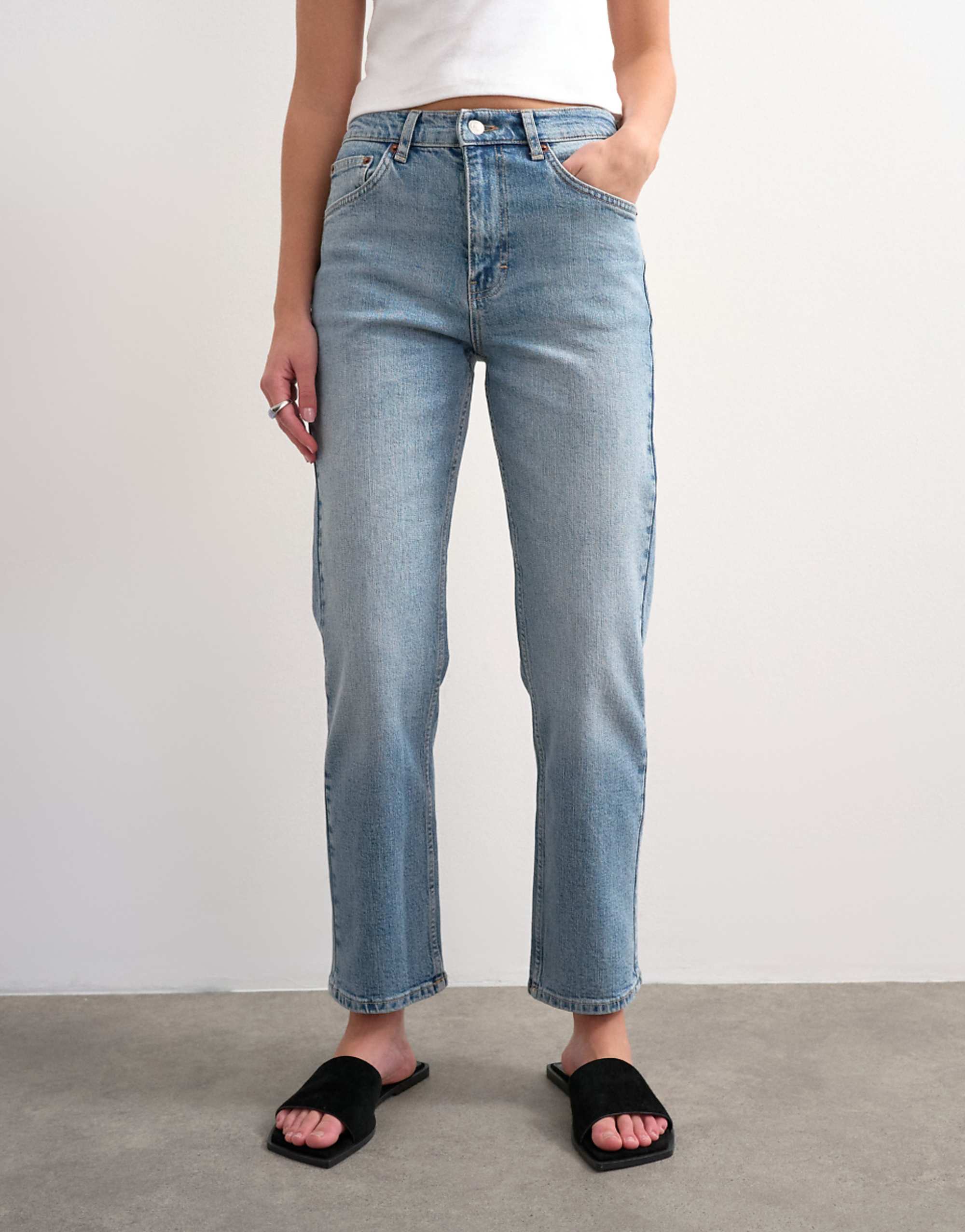 Topshop Orson Mid Rise Comfort Straight Jean in Bleach