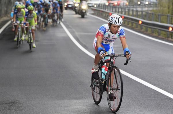 Jose' Rujano (Androni Giocattoli) attacked but was later dropped