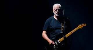 David Gilmour live onstage at Circo Massimo in 2016, Strat in hand