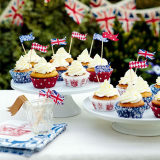 Golden Syrup Cupcakes with Lemon Icing recipe