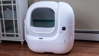 Petkit Purobot Max Pro 2 robotic litter box.