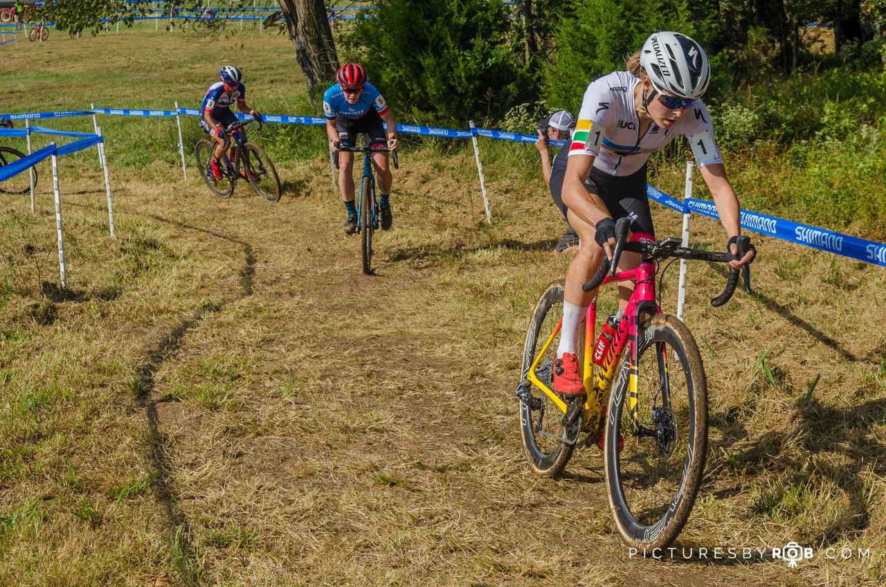 Maghalie Rochette (Specialized X Feedback Sports) leads Ruby West (Pivot Maxxis p/b Stand NoTubes) and Katerina Nash (Clif Pro Team) on lap one