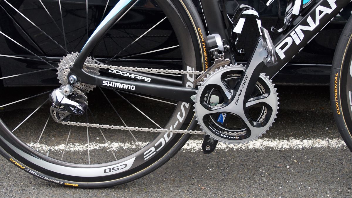 Shimano Dura-Ace shifting on the Italian frame