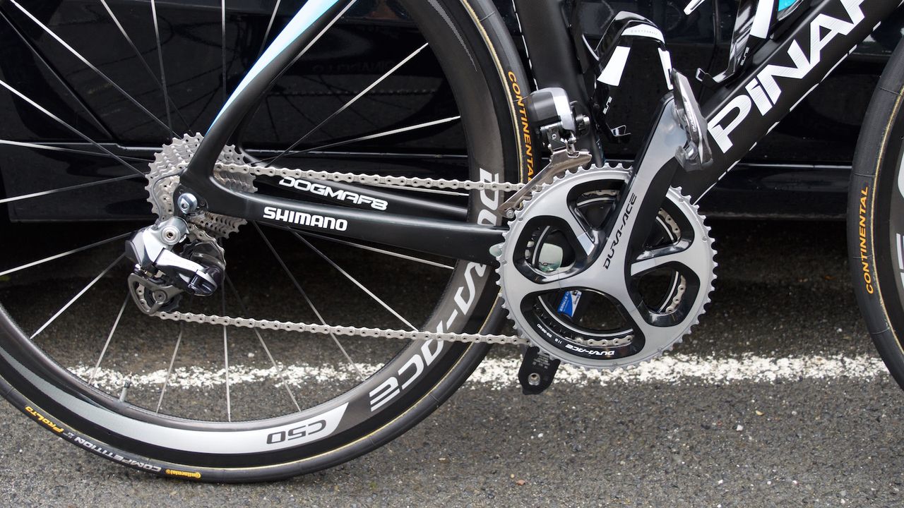 Shimano Dura-Ace shifting on the Italian frame