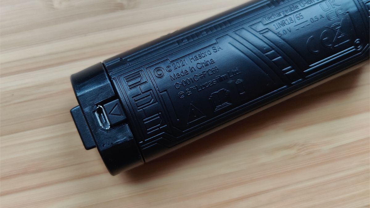 The Black Series Mandalorian Darksaber Force FX Elite Lightsaber
