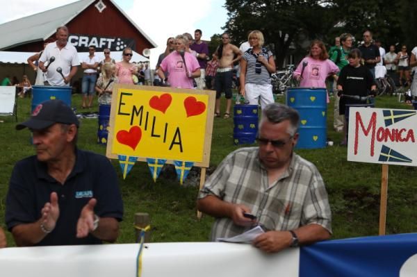 The Swedish fans got behind their compatriots Emilia Fahlin and Monica Holler.