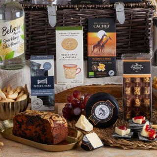 A luxury alcohol-free hamper from Hampers.com