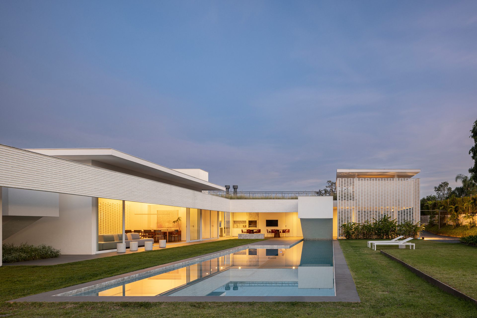 Courtyard house reveals private oasis in Brasilia | Wallpaper