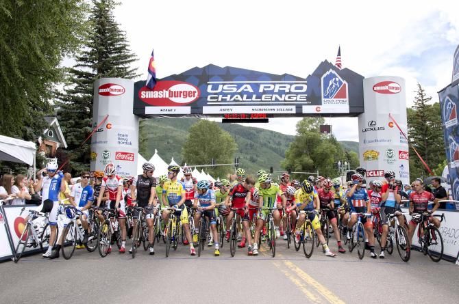 THe riders line up for the start