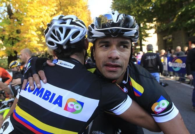 Leonardo Duque (Colombia) is congratulated after his win