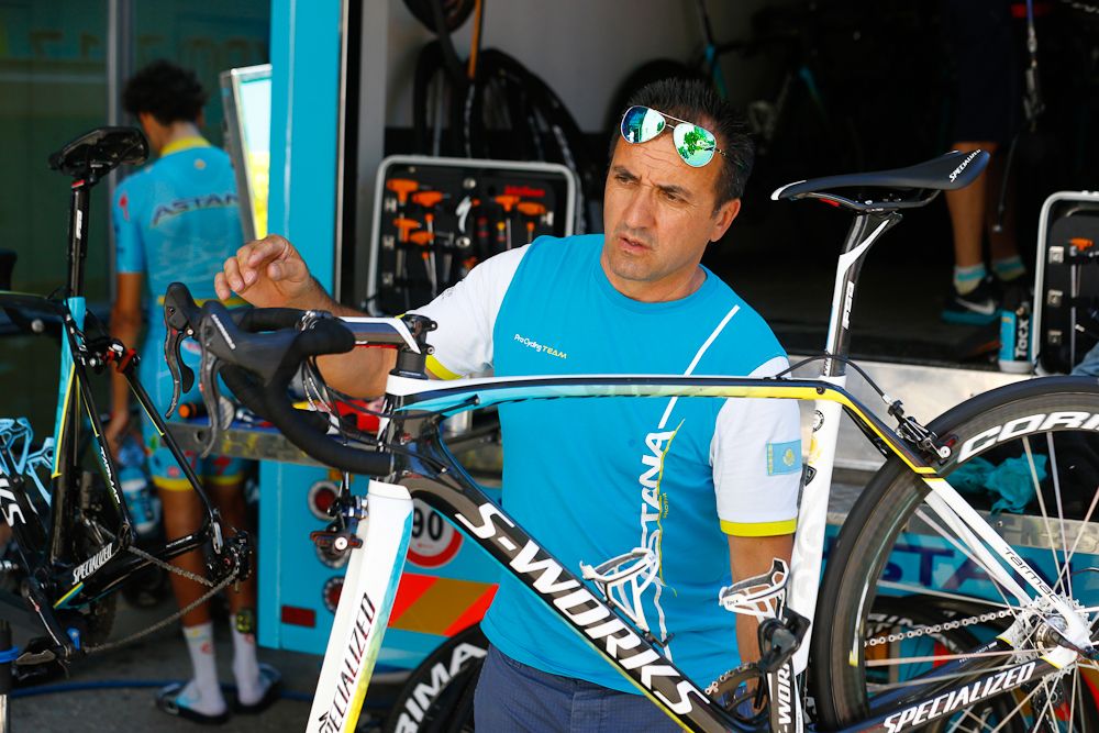 No rest for the mechanics during the Tour's second rest day
