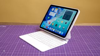 ESR iPad Air M4 Keyboard Case