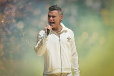 Robbie Williams sings the Official FIFA Club World Cup anthem