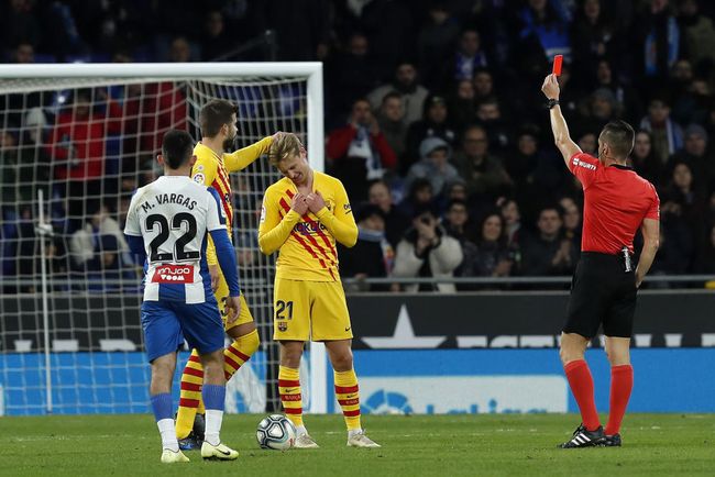 Suasana pertarungan antara Barcelona dan Espanyol