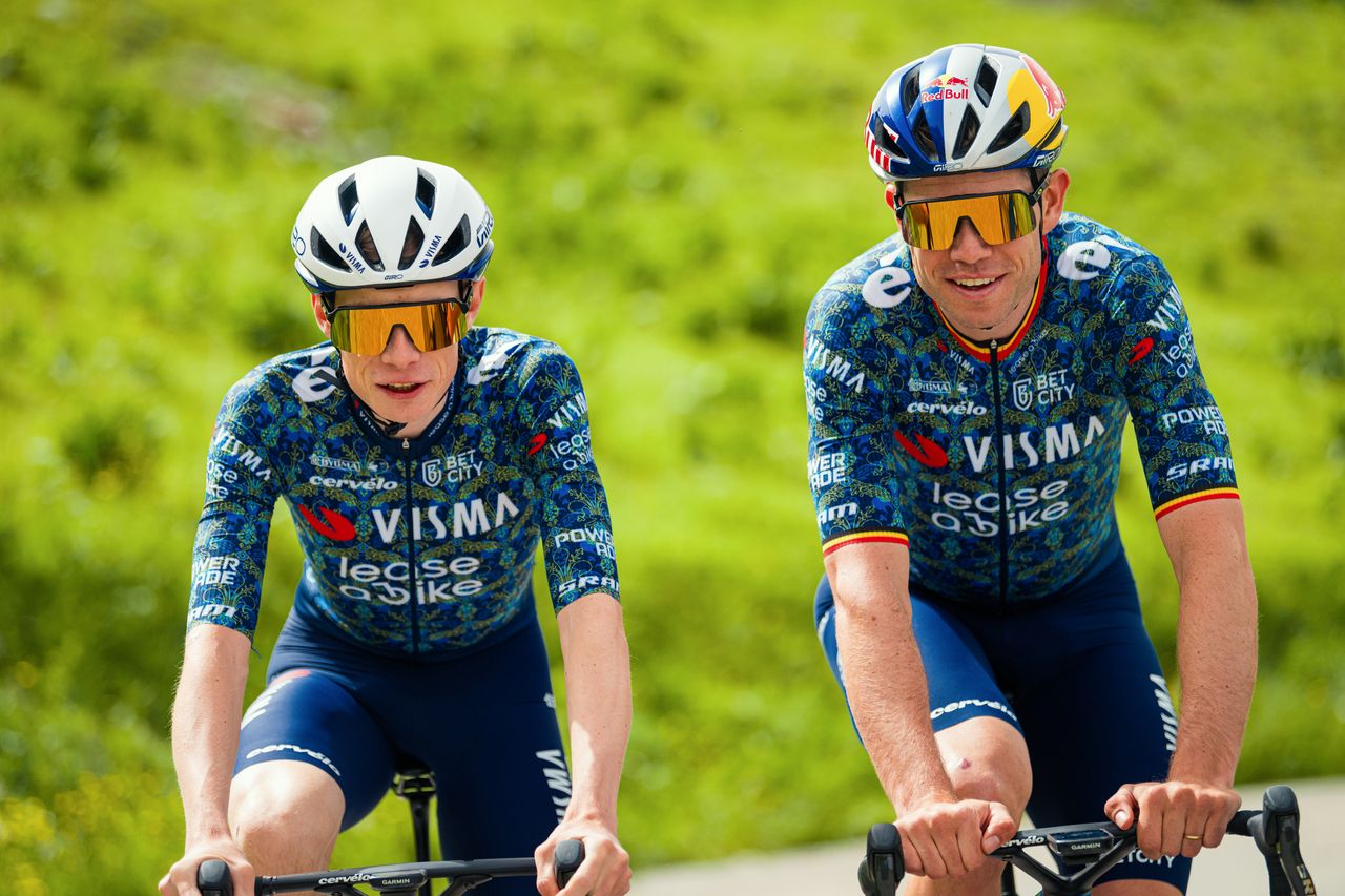 Jonas Vingegaard and Wout van Aert in Visma-Lease a Bike&#039;s Tour de France kit