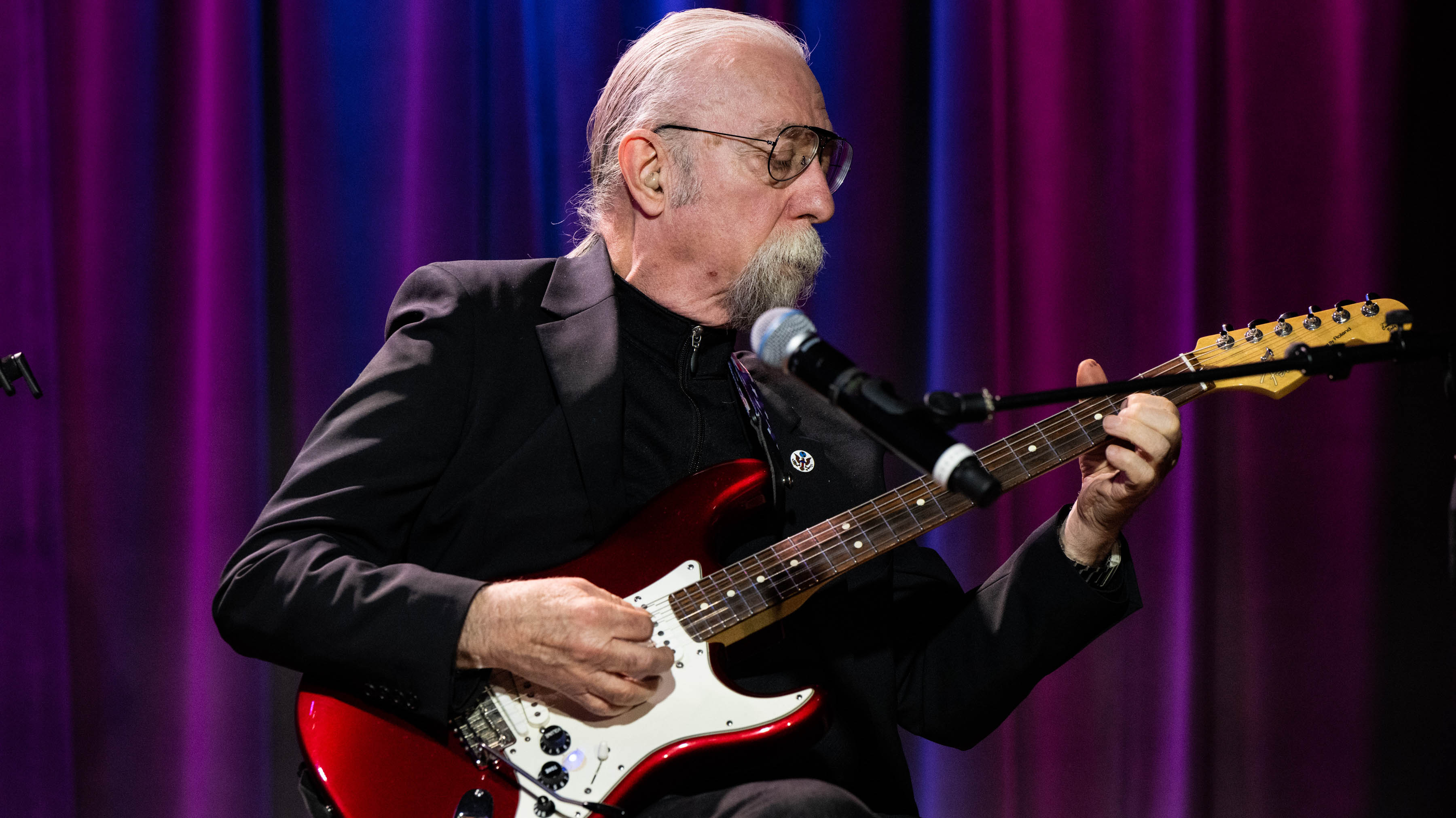 LOS ANGELES, CALIFORNIA - DECEMBER 08: Rock and Roll Hall of Fame inductee Jeff "Skunk" Baxter, former member of Steely Dan and Doobie Brothers, performs onstage during Living History Live at The GRAMMY Museum on December 08, 2022 in Los Angeles, California. (Photo by Scott Dudelson/Getty Images)