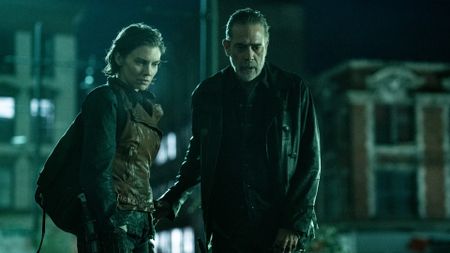 Lauren Cohan as Maggie Rhee and Jeffrey Dean Morgan as Negan Smith in The Walking Dead: Dead City