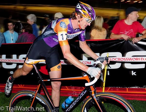 Barry Wicks (Kona) heading into some barriers.