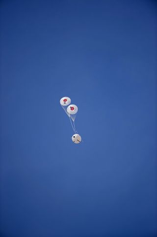 orion space capsule parachute test