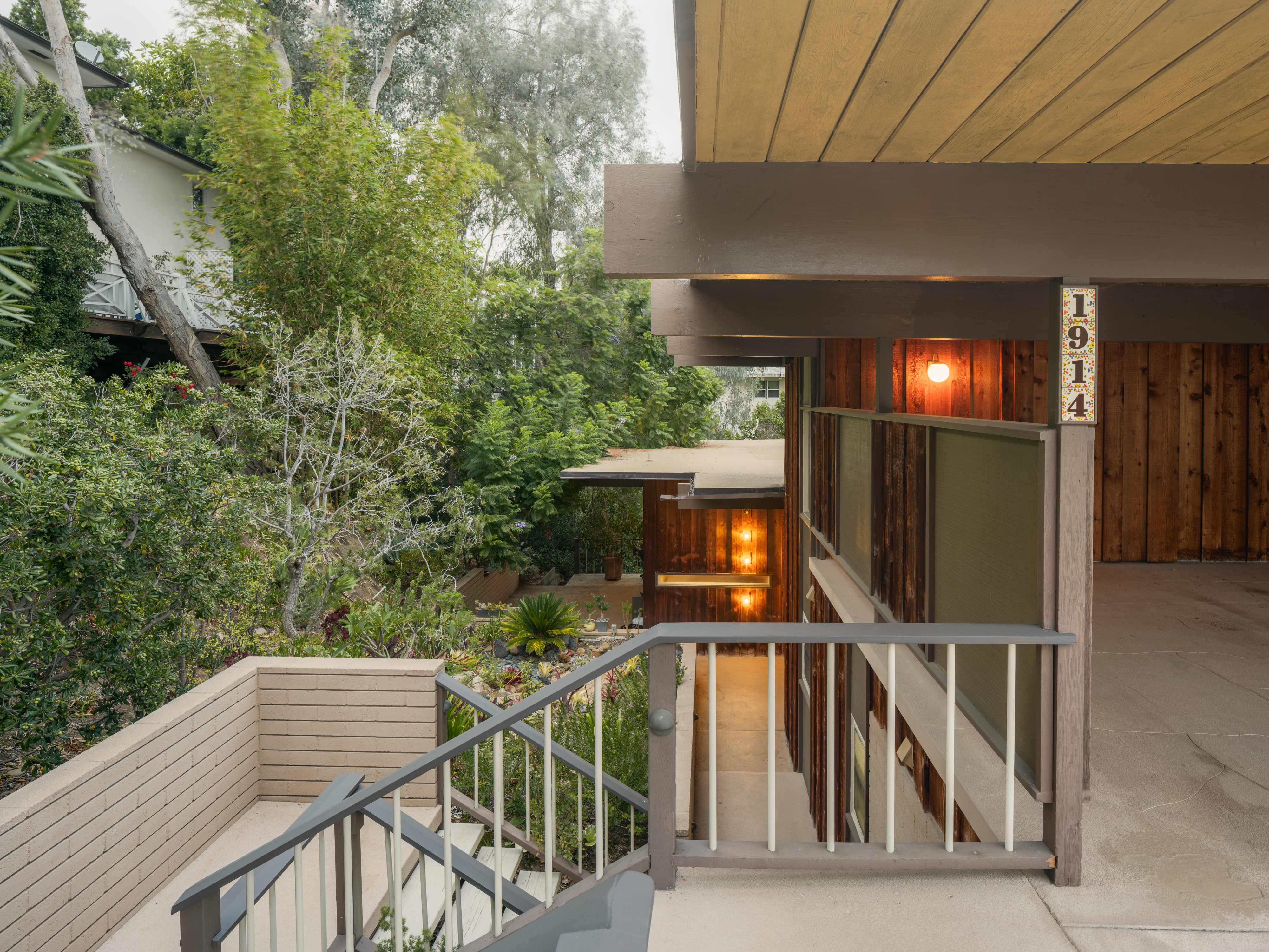 richard lareau bone residence