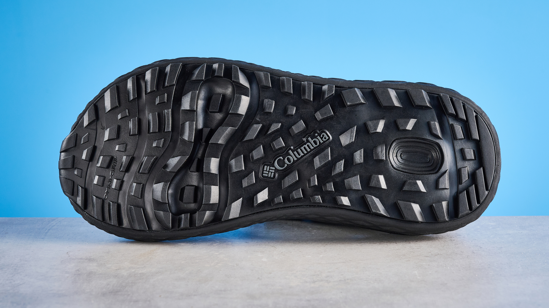 the columbia konos hiker 2-strap hiking sandals with the blue tom's guide background