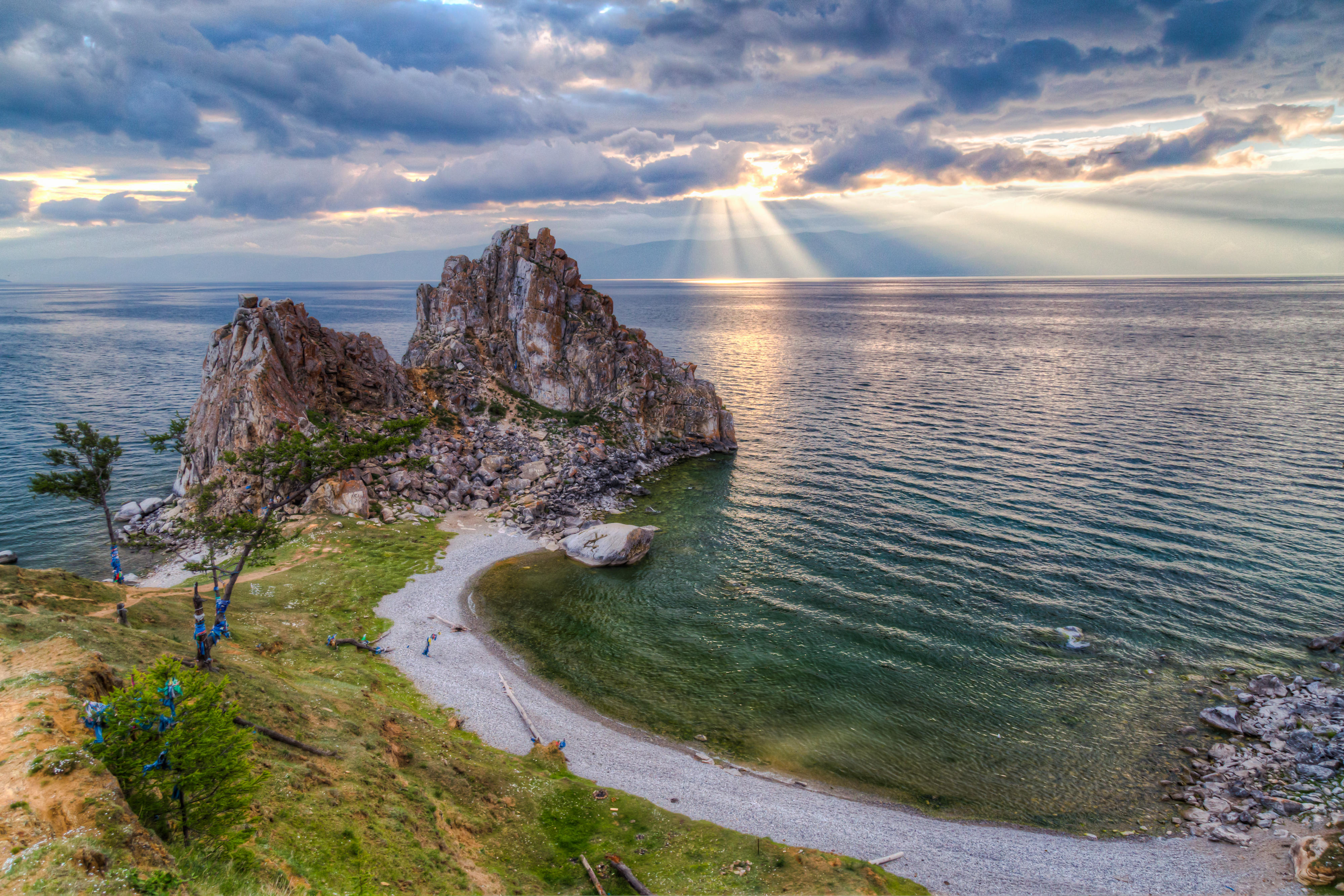 A view of a nice lake