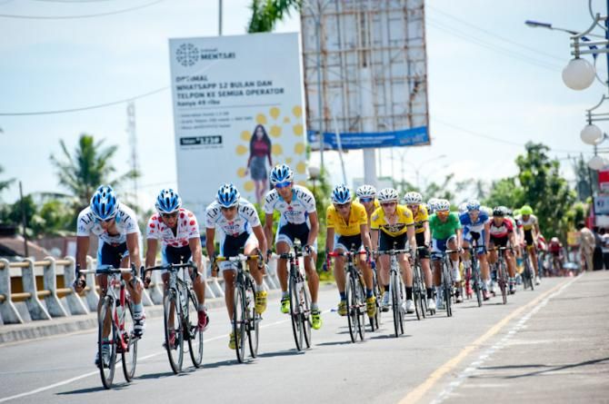 Tabriz Petrochemical Cycling Team controlled the peloton during stage 7, Tour de Singrakak 2013