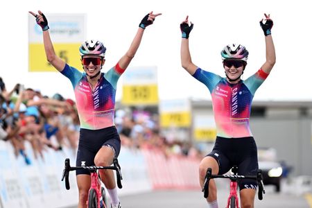  Neve Bradbury (right) and Katarzyna Niewiadoma go 1-2 for Canyon-SRAM at the Tour de Suisse Women