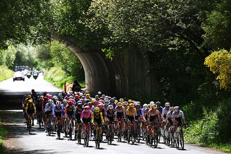 The peloton competing during stage 2 of La Vuelta Femenina 2026, between Lobios and San Cibrao das Vi&ntilde;as. (Photo by Szymon Gruchalski/Getty Images)
