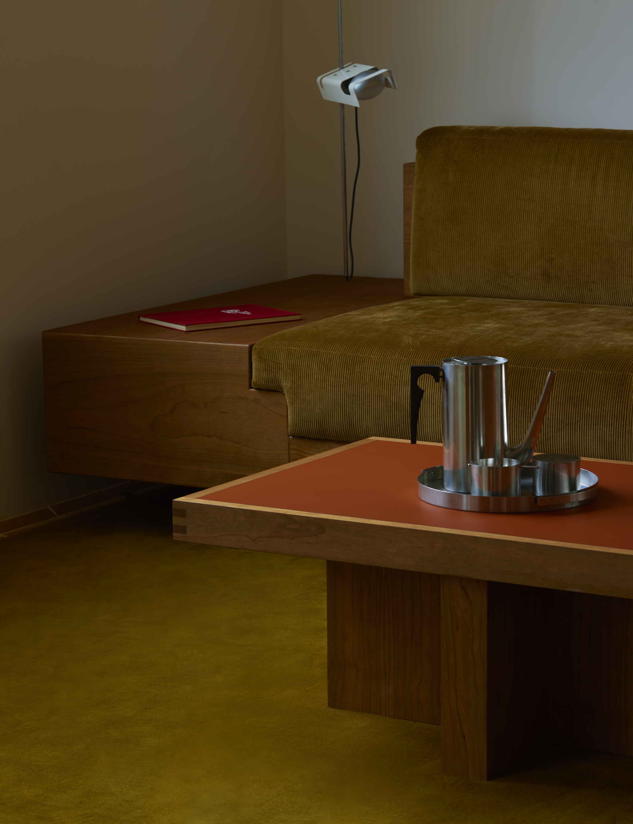 office furnished with cherry wood and terracotta tiles in Los Angeles