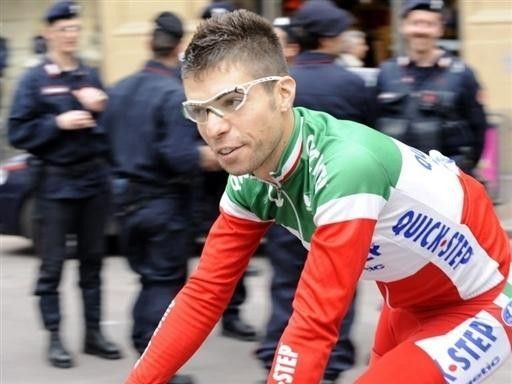 Italian road race champion Gianni Visconti (Quick Step) cruises about before the start.