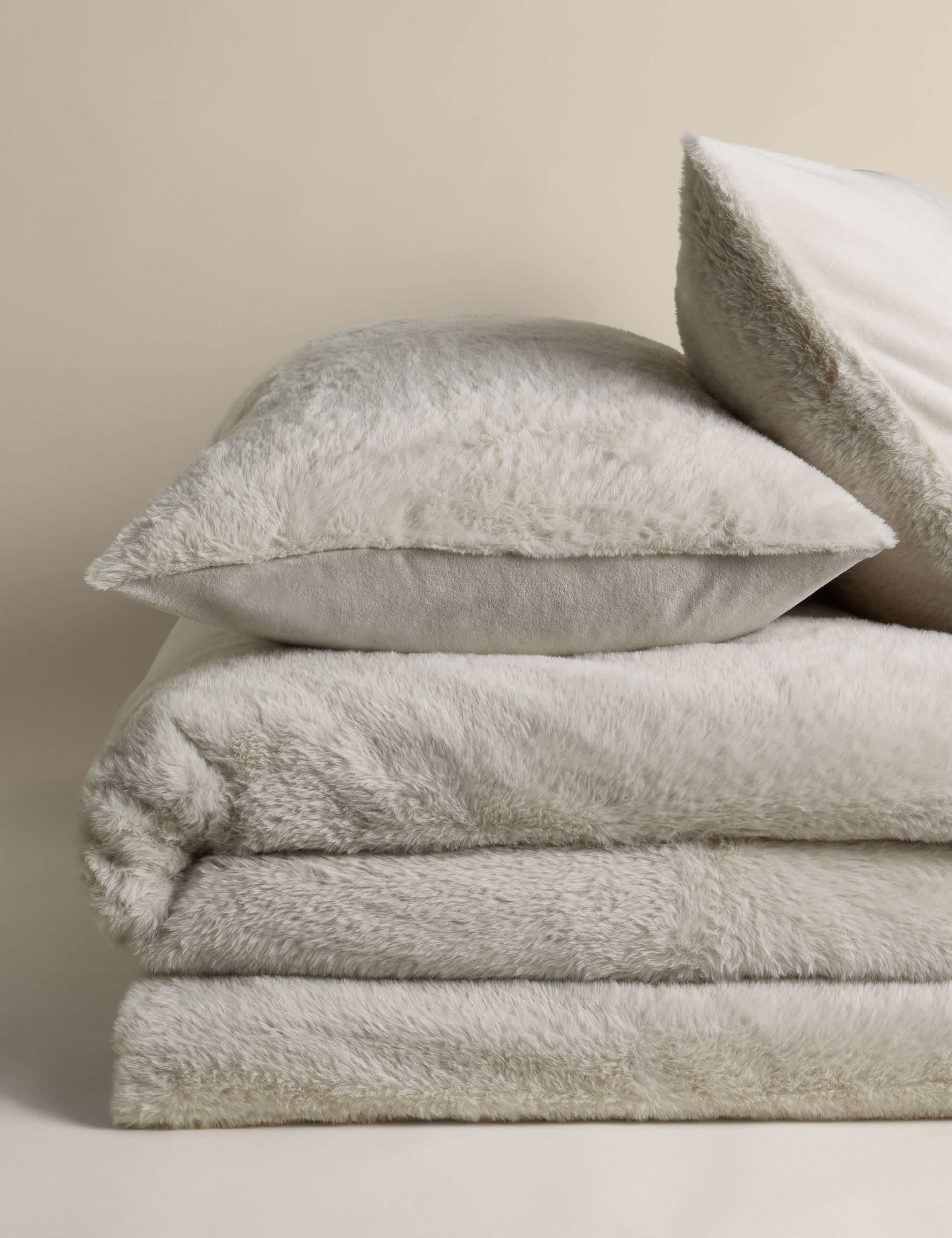 Supersoft Faux Fur Bedding Set