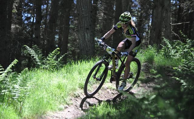 Sally Bigham (Topeak Ergon) on her way to winning the British marathon championships